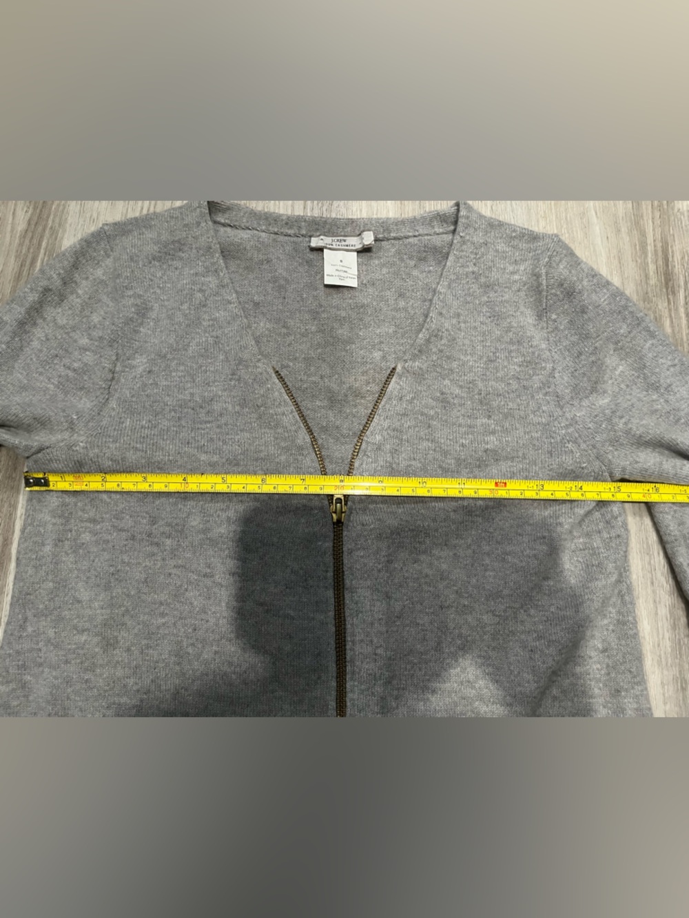 J Crew Italian Cashmere Light Grey V-Neck Zip-Front Women's Sweater. Size Small. - Picture 5 of 5